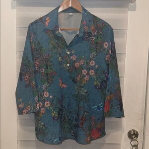 Women’s 3/4 sleeve V Neck Floral collared top size L
